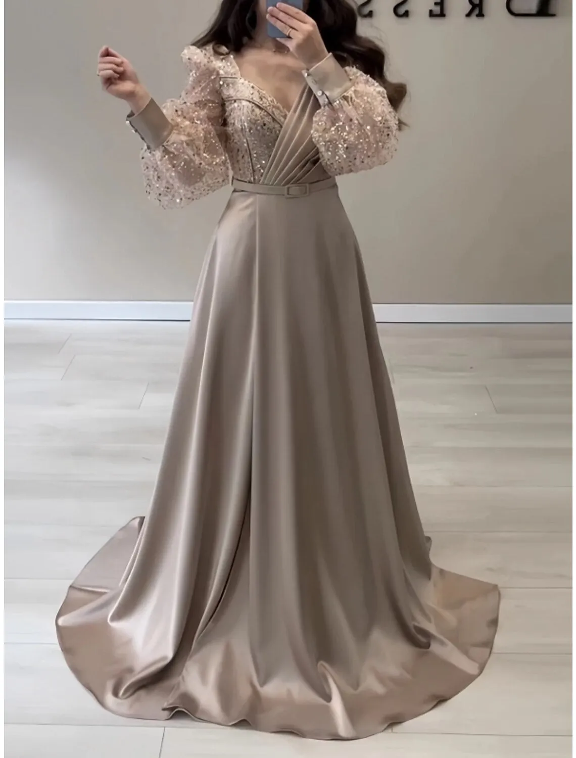 A-Line Evening Gown Elegant Dress Formal Fall Sweep / Brush Train Long Sleeve V Neck Satin with Glitter Pleats Strappy