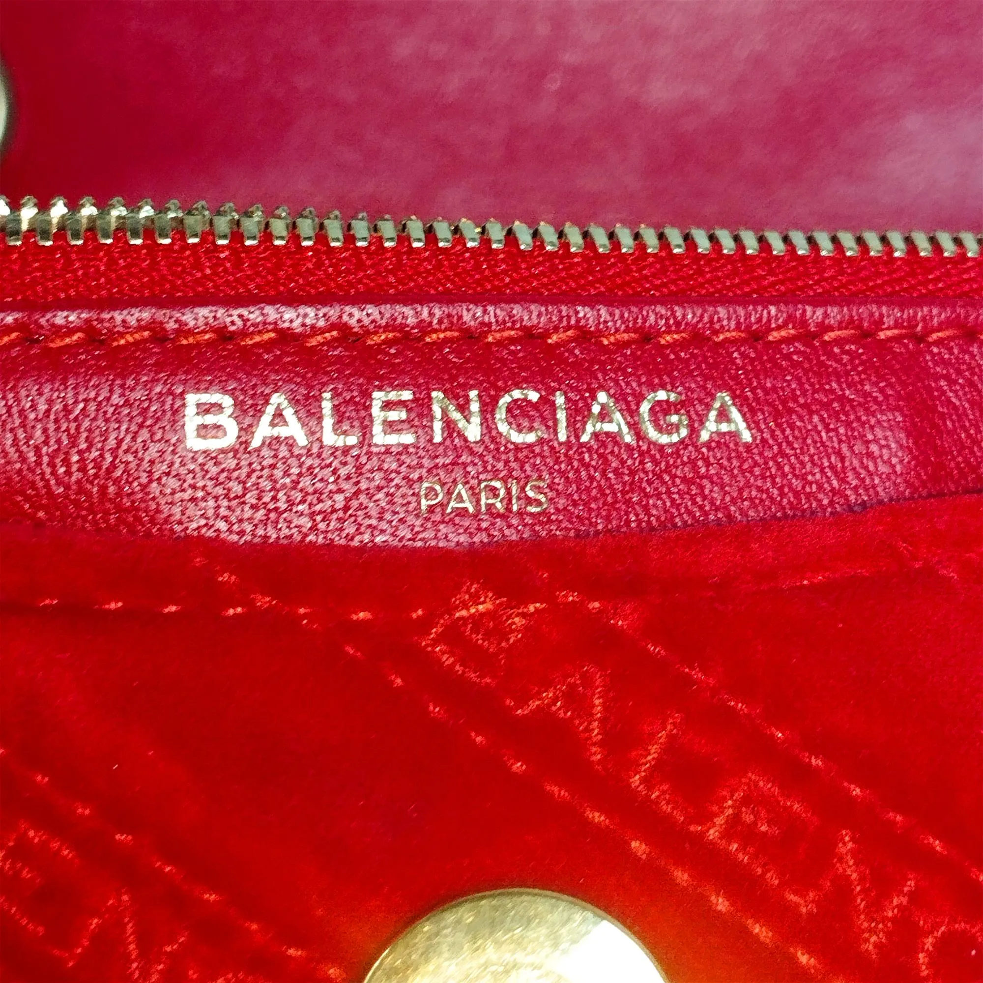 Balenciaga BB Quilted Round Velvet Crossbody Bag S (SHG-ihHh5a)