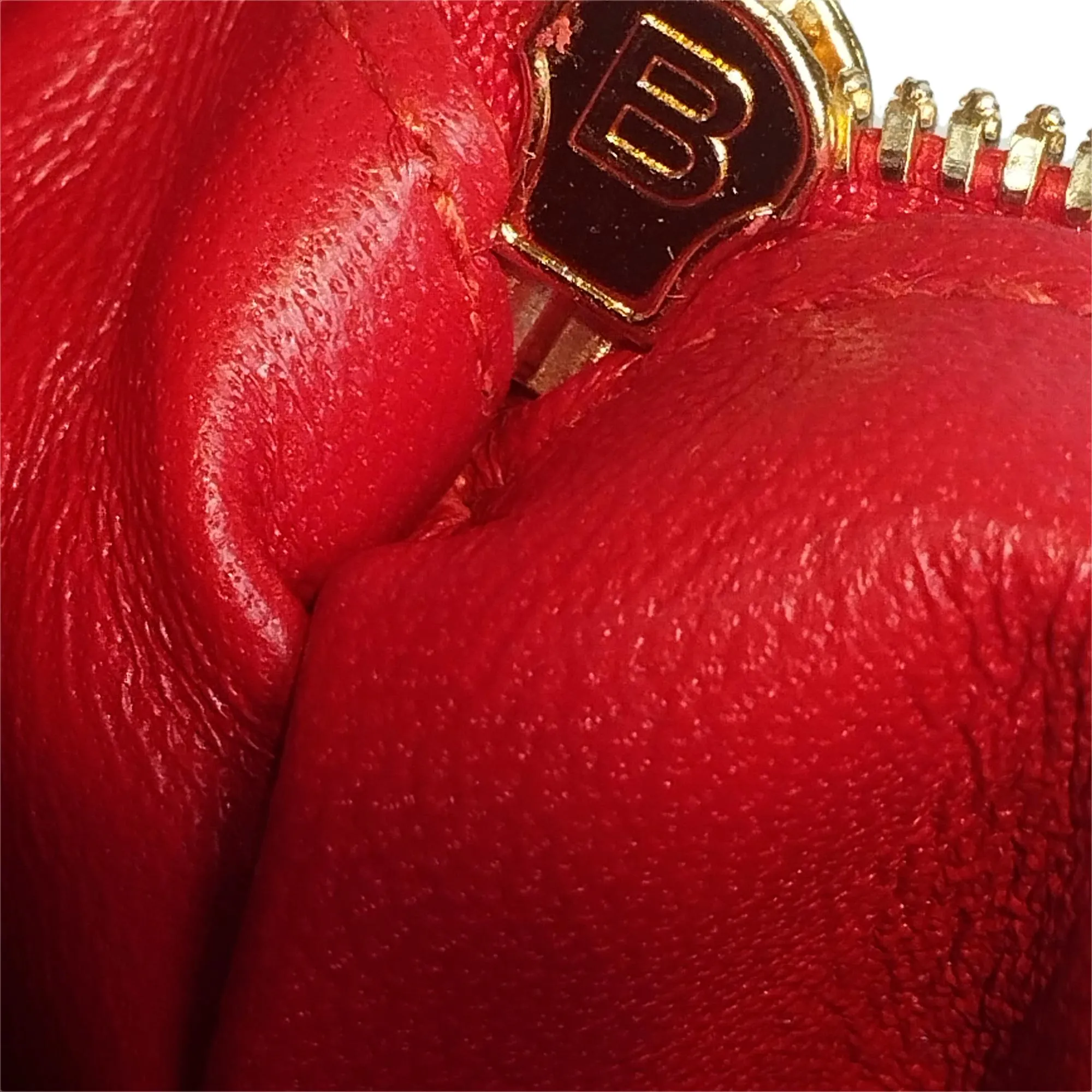 Balenciaga BB Quilted Round Velvet Crossbody Bag S (SHG-ihHh5a)