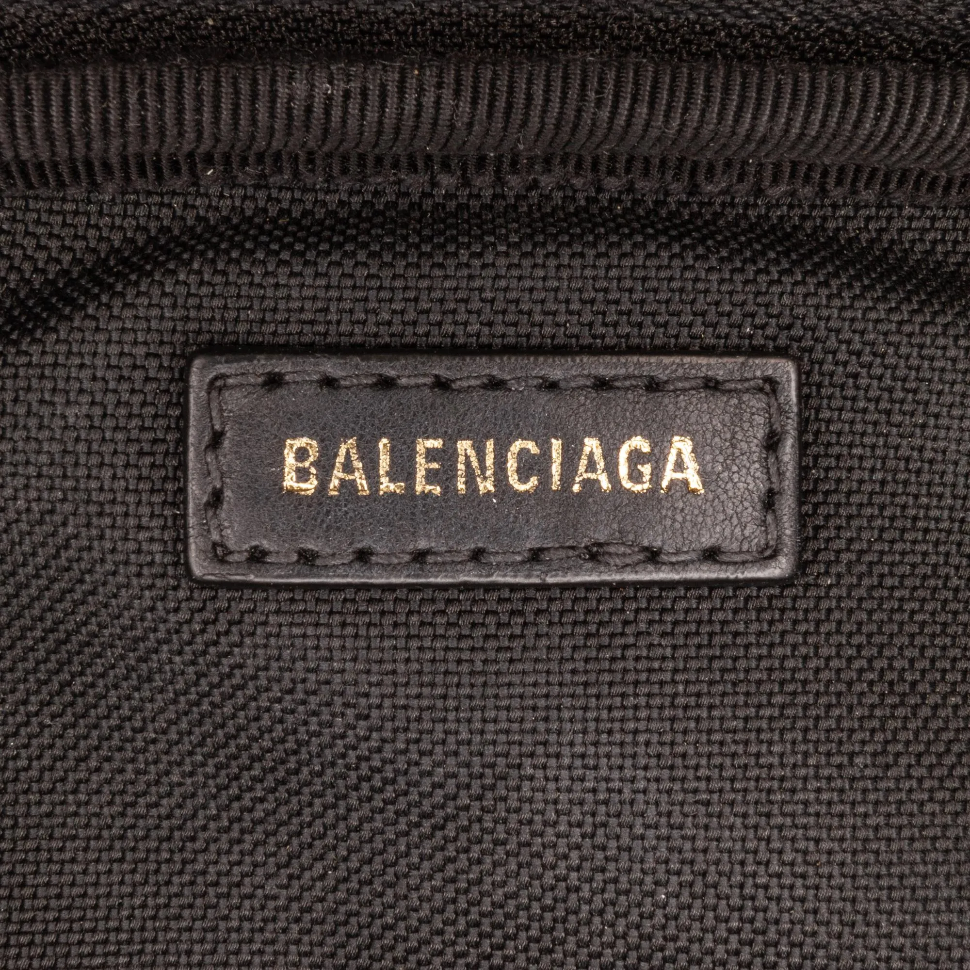 Balenciaga Explorer Pouch (SHG-0Mqw3O)