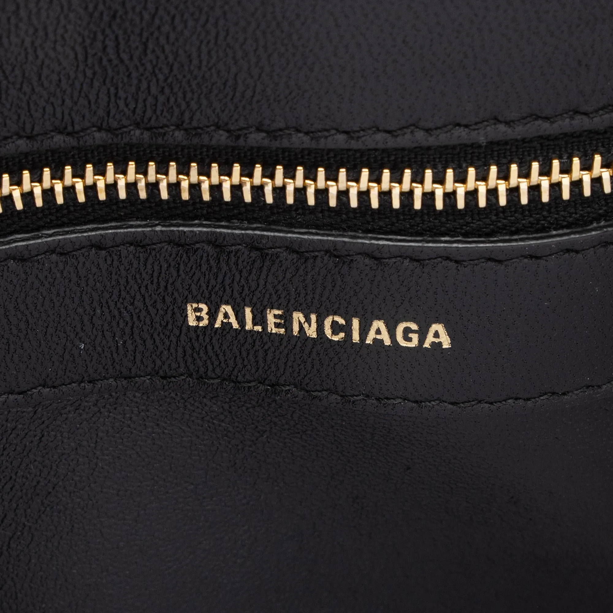 Balenciaga Grained Calfskin Ville Small Top Handle Bag (SHF-GKQvmA)