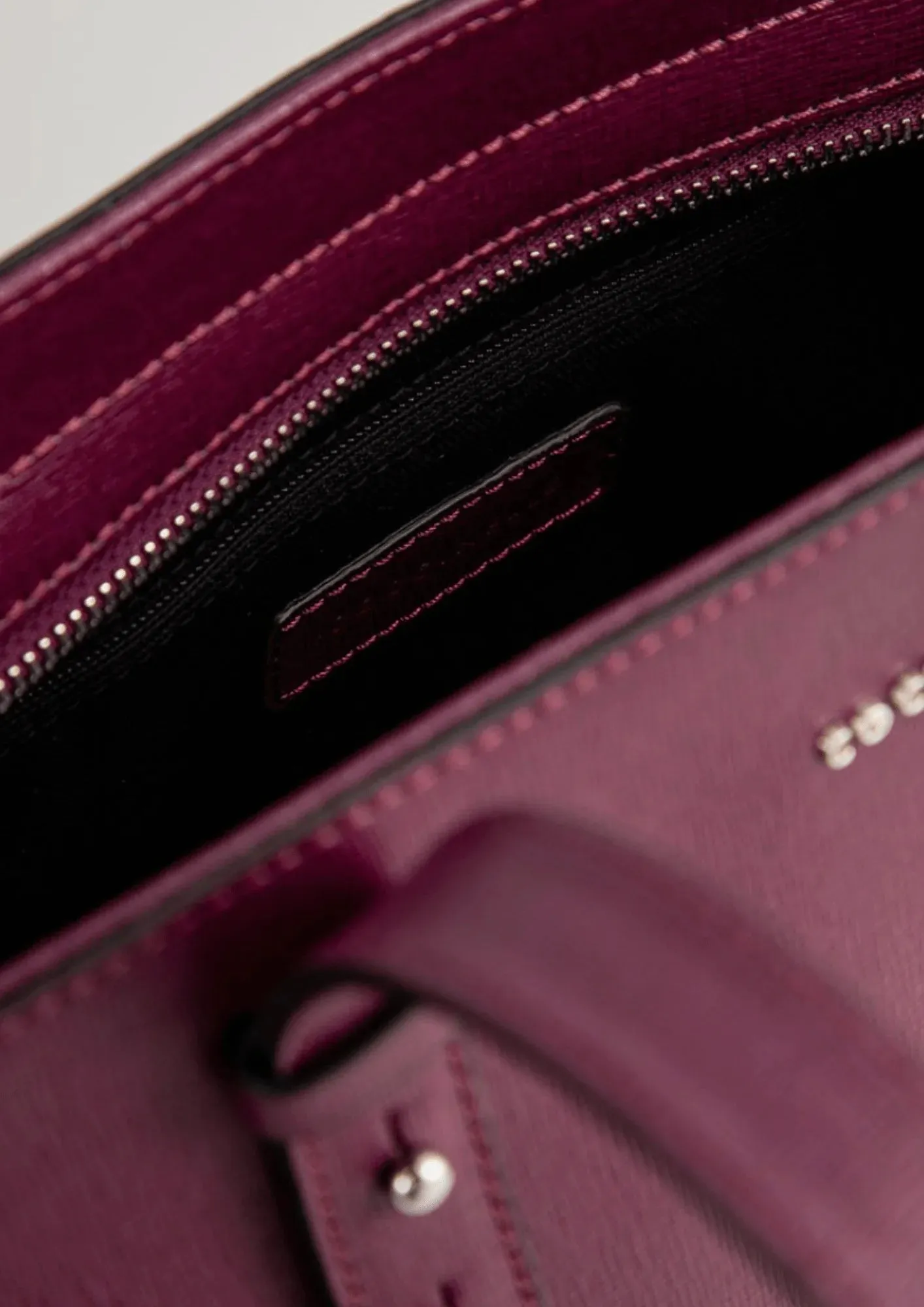 BURGUNDY LEATHER HANDBAG