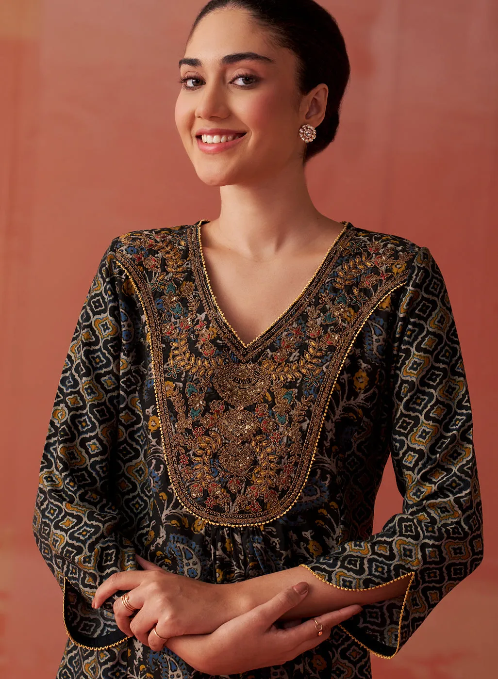 Dilshad Black Long Printed Kurta for Women