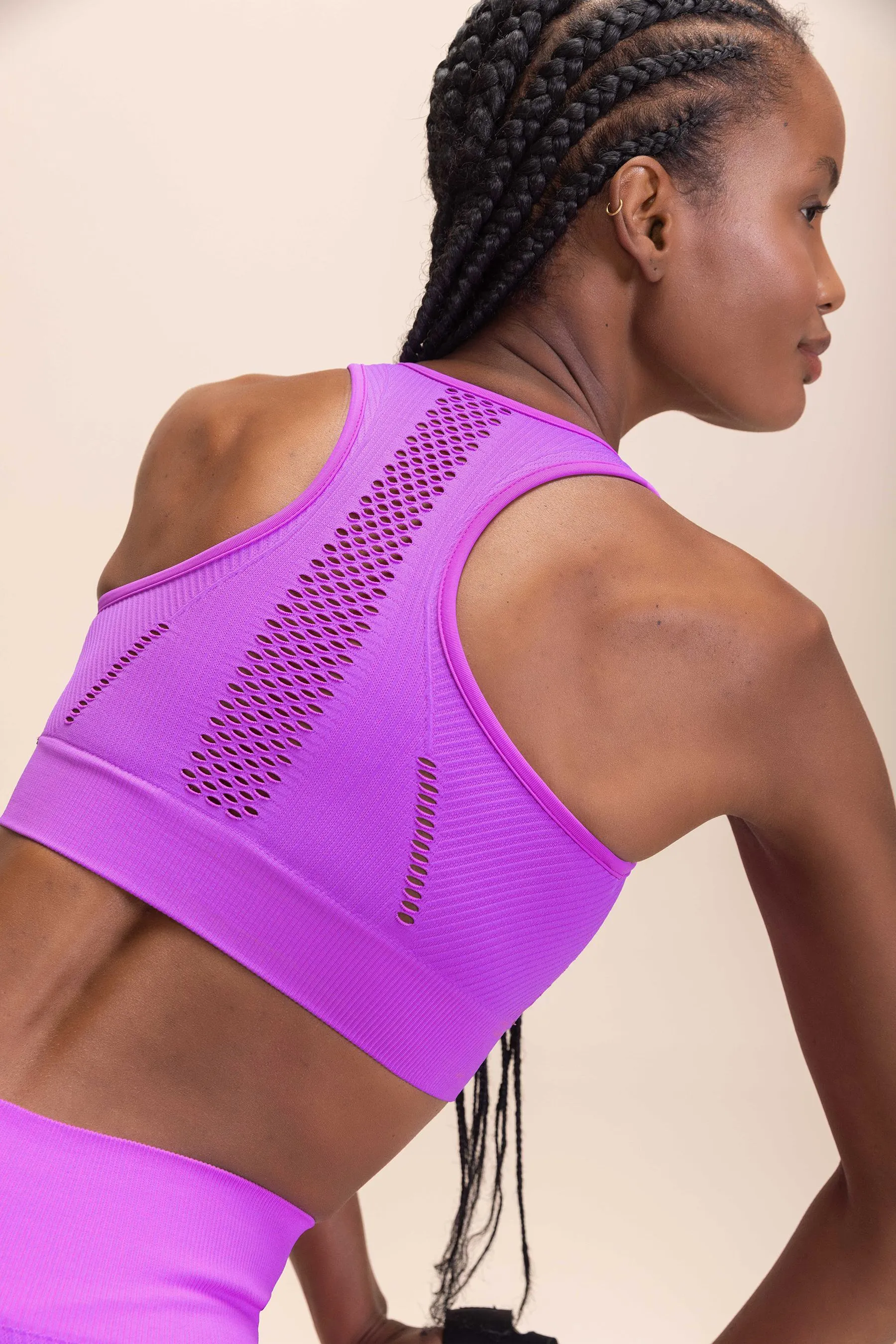 Dynamic Seamless Sports Bra