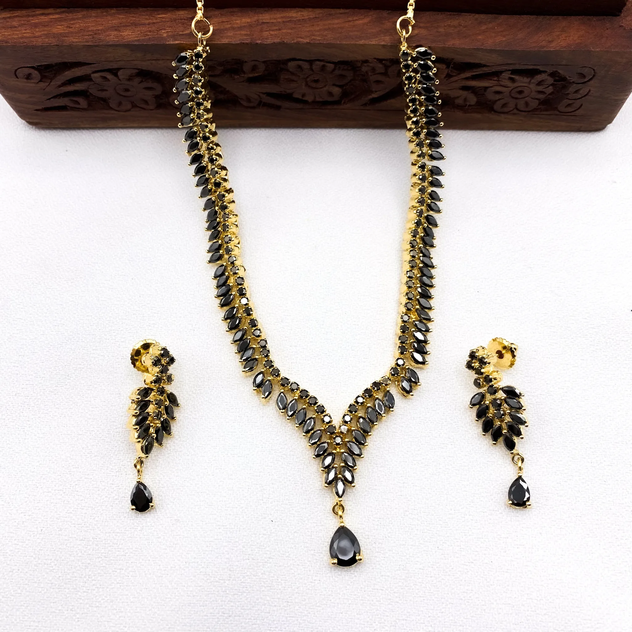 Exquisite Black Zircon (CZ) Stone Necklace Set