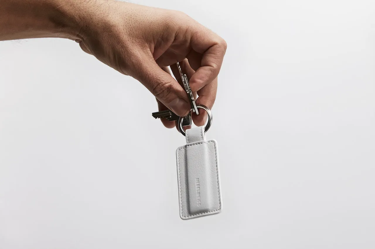 LEATHER KEYRING IN OFF-WHITE