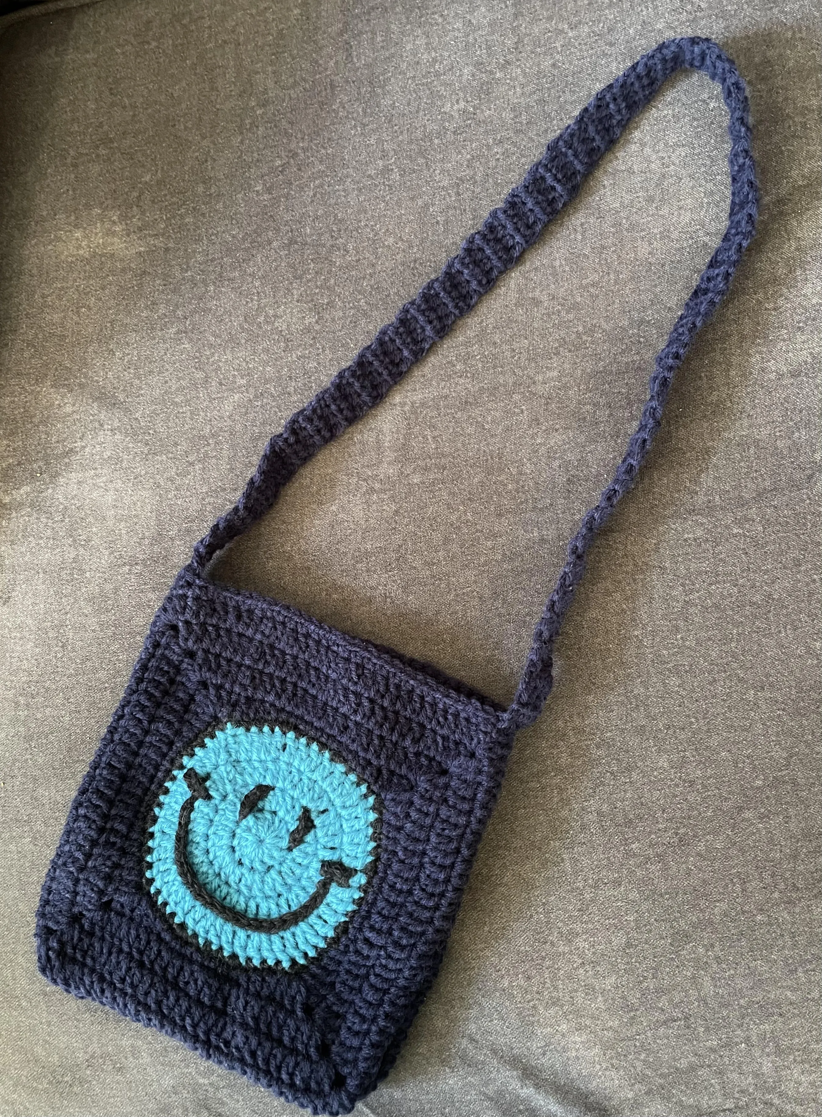 Mini Smiley Face Crossbody Bag Crochet Pattern (Digital Download)