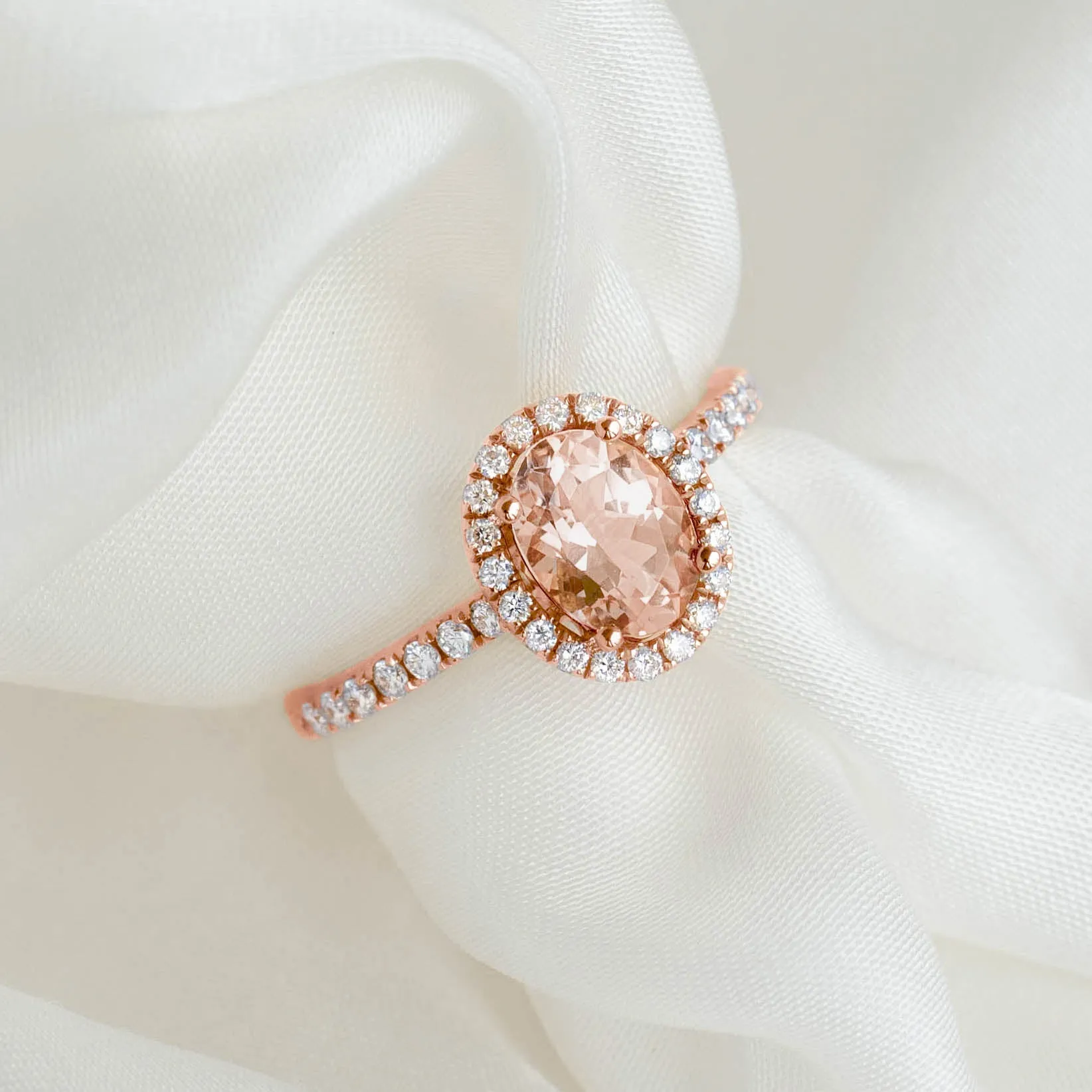 Oval Morganite Halo Ring Rose Gold - Suna