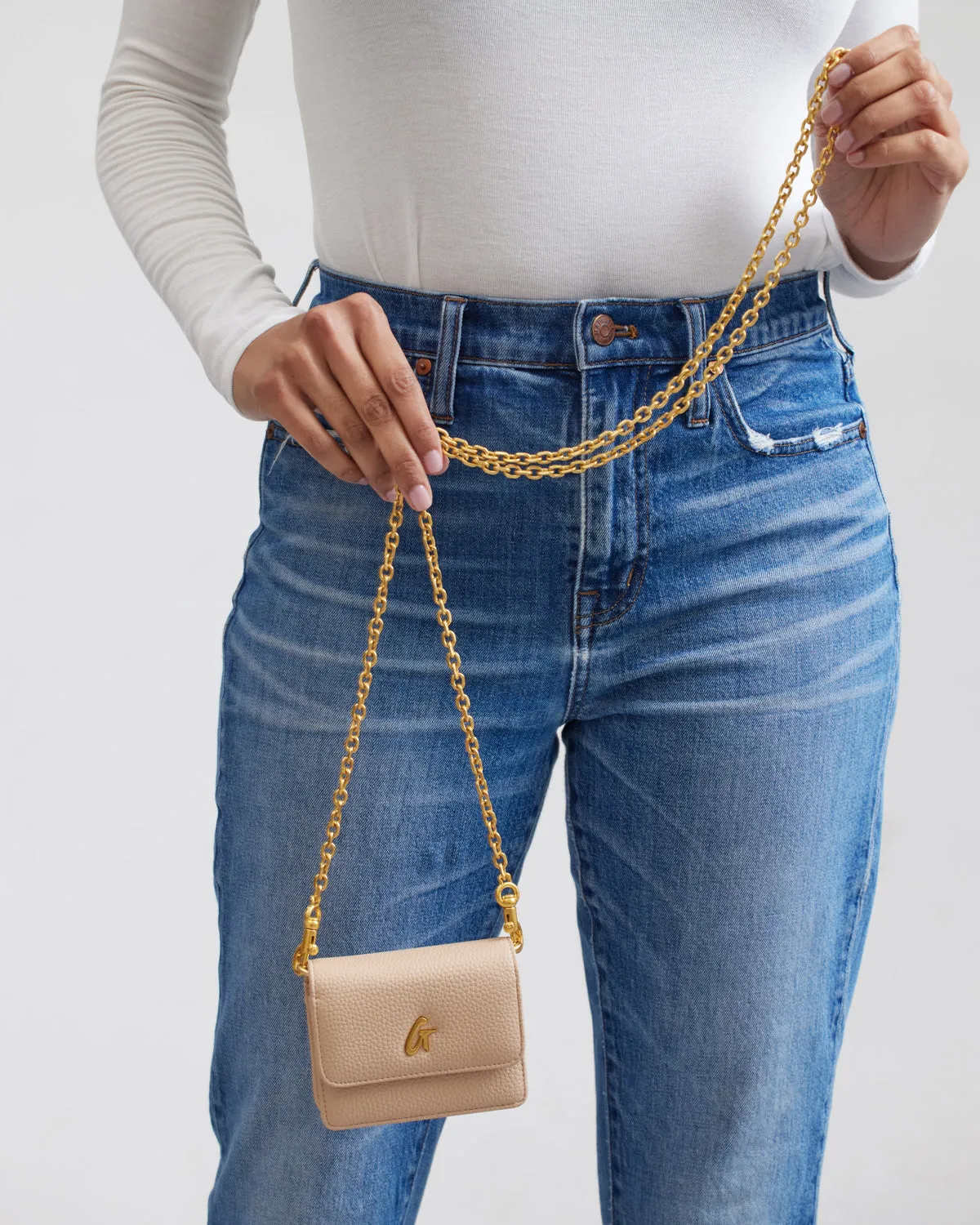 PEBBLE MINI WALLET ON CHAIN NUDE