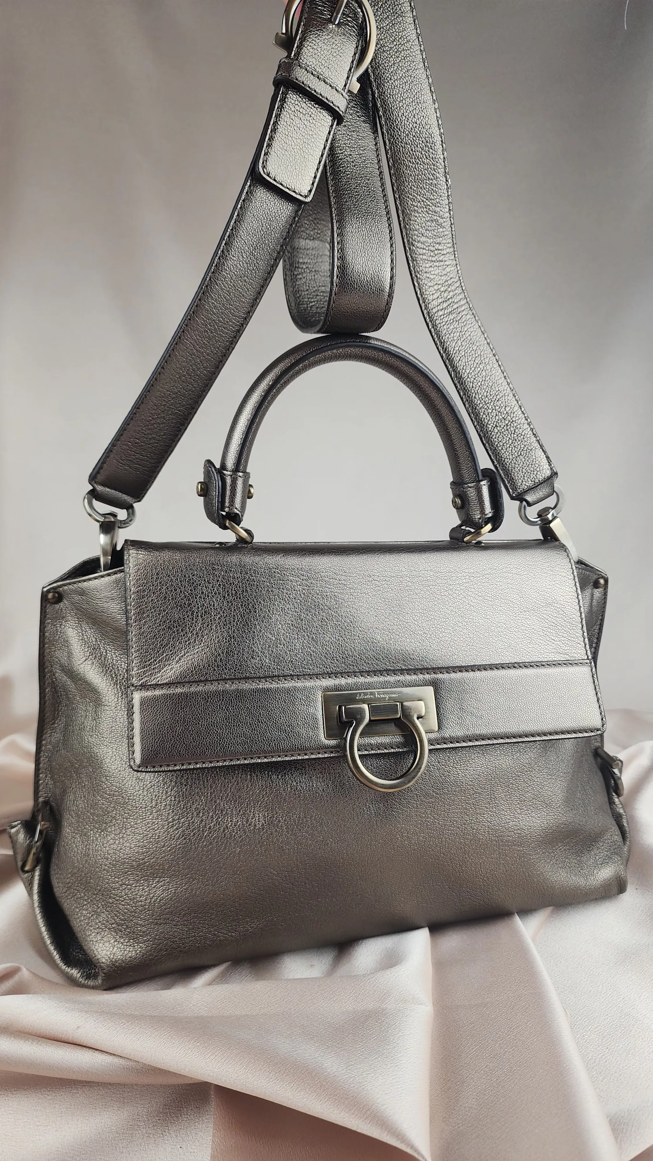 Salvatore Ferragamo Sofia Gancini Leather Hand Bag - 1028